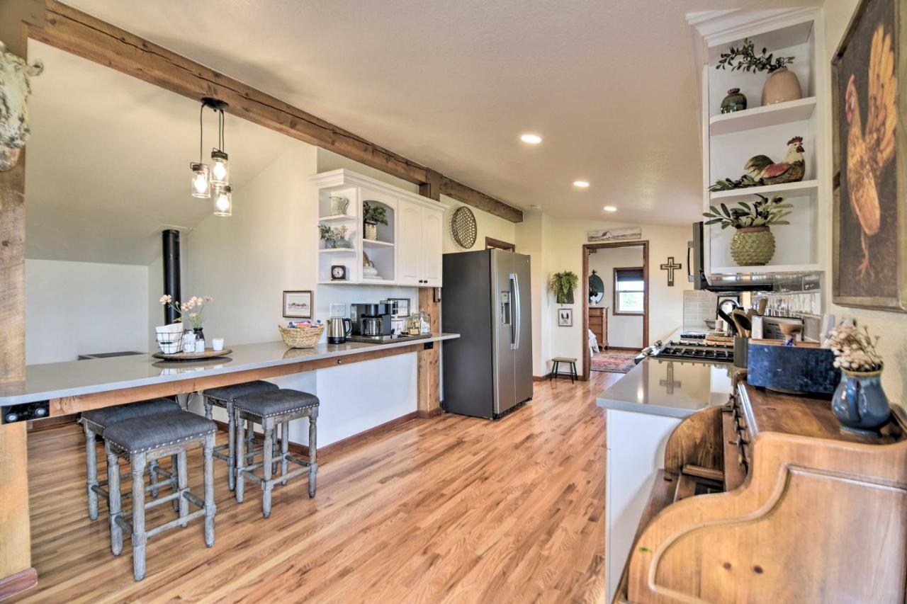 Lovely Barn Loft With Mountain Views On Horse Estate Fort Collins Exterior photo